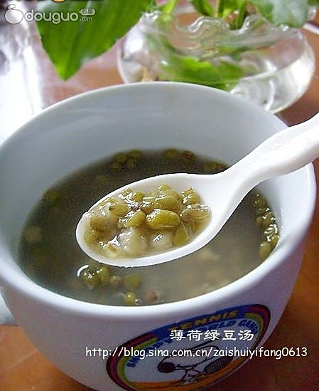 巧手煮绿豆，最简单的绿豆两吃:薄荷绿豆汤+绿豆冰棍