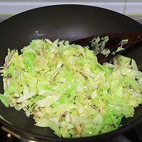 圆白菜炒菌菇的做法图解5