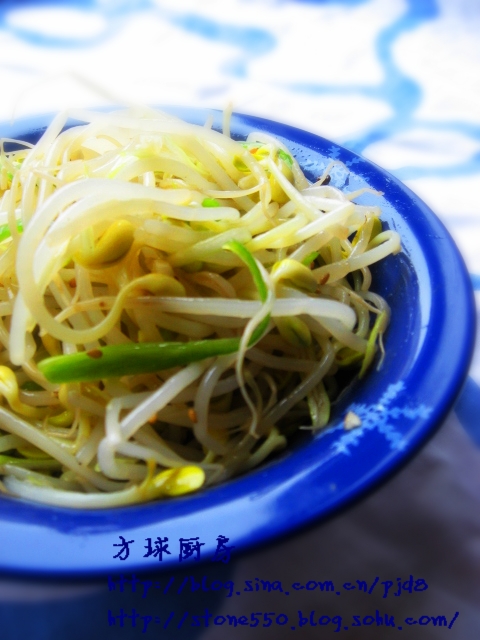 Bean sprouts in cold sauce