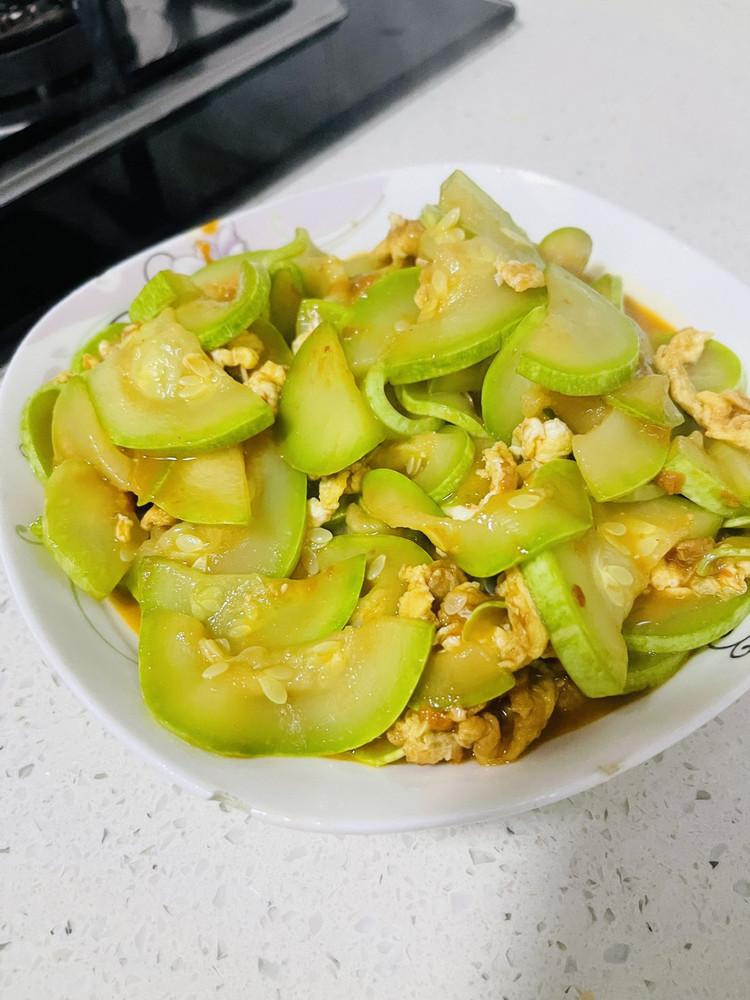 西葫芦炒鸡蛋的做法