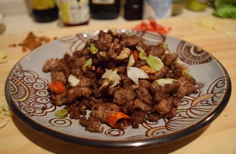 香辣肉末蔬菜卷的做法图解12