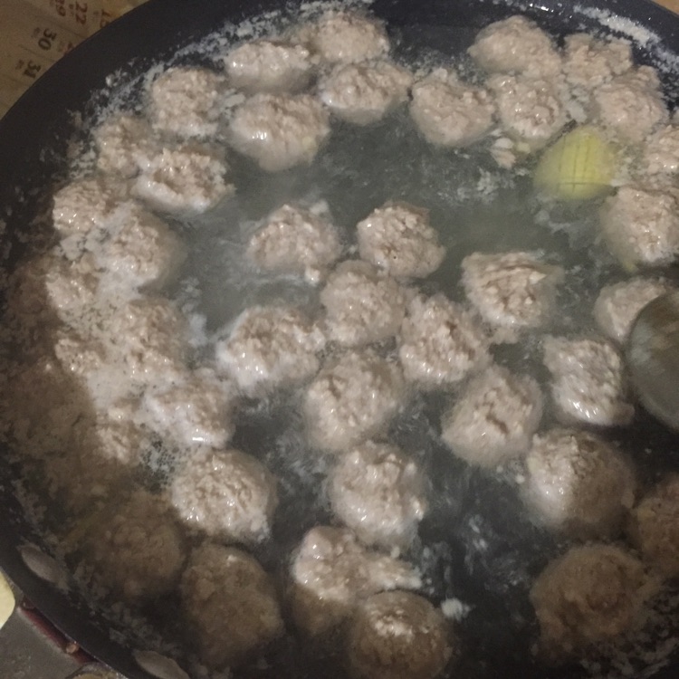 秋冬进补 萝卜汆丸子的做法图解3