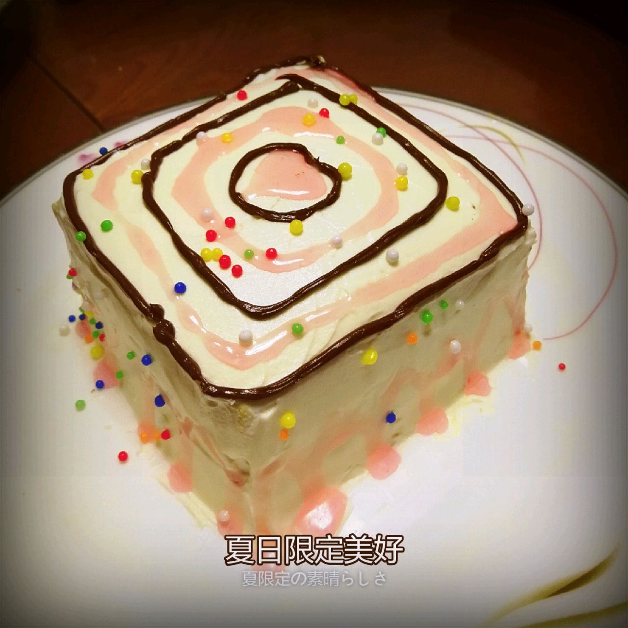 巧克力糖霜蛋糕 · 免费素材图片