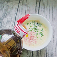 火腿鸡蛋饼#金龙鱼营养强化维生素A新派菜油#的做法图解5