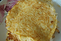 快手早餐—剩米饭的华丽转身—米饭蛋饼的做法