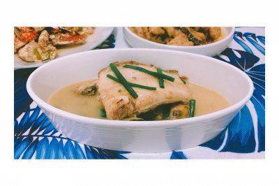 葱段煎煮龙利鱼
