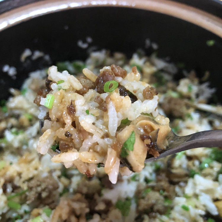 蚝饭煲仔饭瓦煲饭的做法