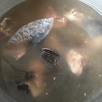 板栗黑木耳骨头汤的做法图解7