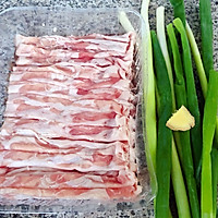 #换着花样吃早餐#葱爆羊肉片的做法图解1