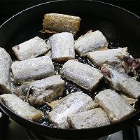 #鲜到鲜得，月满中秋，沉鱼落宴#葱椒焖带鱼的做法图解5