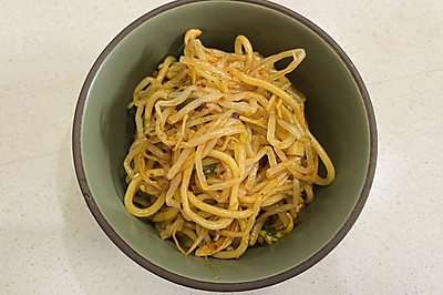 麻辣鸡丝凉面