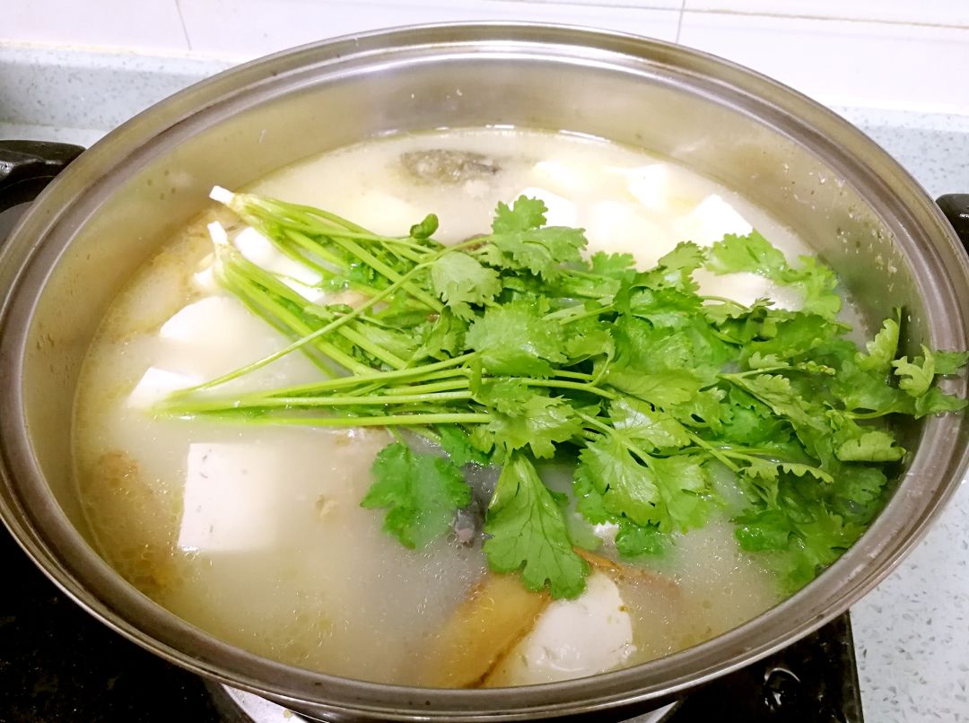 鲫鱼豆腐汤怎么做_鲫鱼豆腐汤的做法_coco的厨房_豆果美食