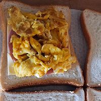 十分钟早餐 火腿鸡蛋芝士三明治的做法图解6