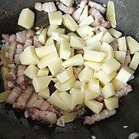 五花肉炖土豆#德国miji爱心菜#的做法图解5