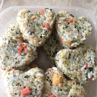 春游 秋游 海苔肉松饭团