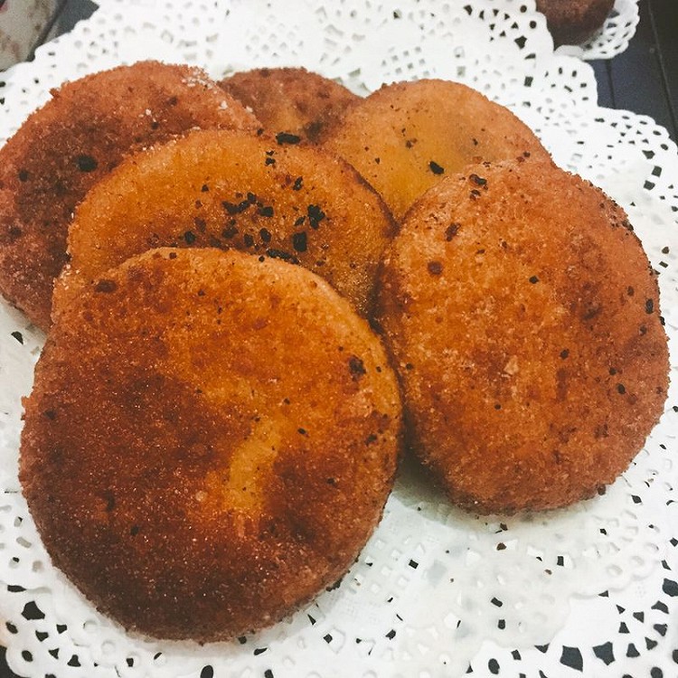 南瓜饼（黑芝麻馅儿）的做法