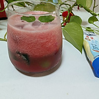 #在夏日饮饮作乐#清凉葡萄杨梅瓜汁的做法图解4