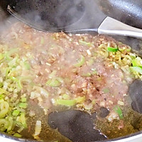 #硬核菜谱制作人#虾酱炒豆腐的做法图解5