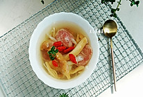腊肠鱼刺松茸汤的做法