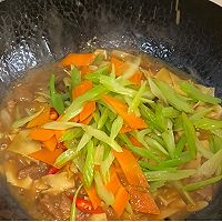 #素食主义#干豆腐炒芹菜的做法图解12