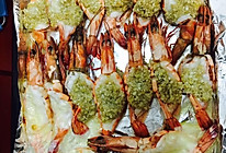 蒜蓉芝士双拼烤大虾的做法