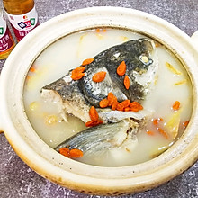 天麻鱼头汤，汤白不腥，味道鲜美有技巧