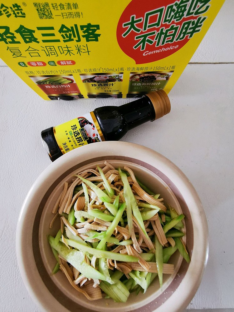 黄瓜拌五香豆腐丝的做法