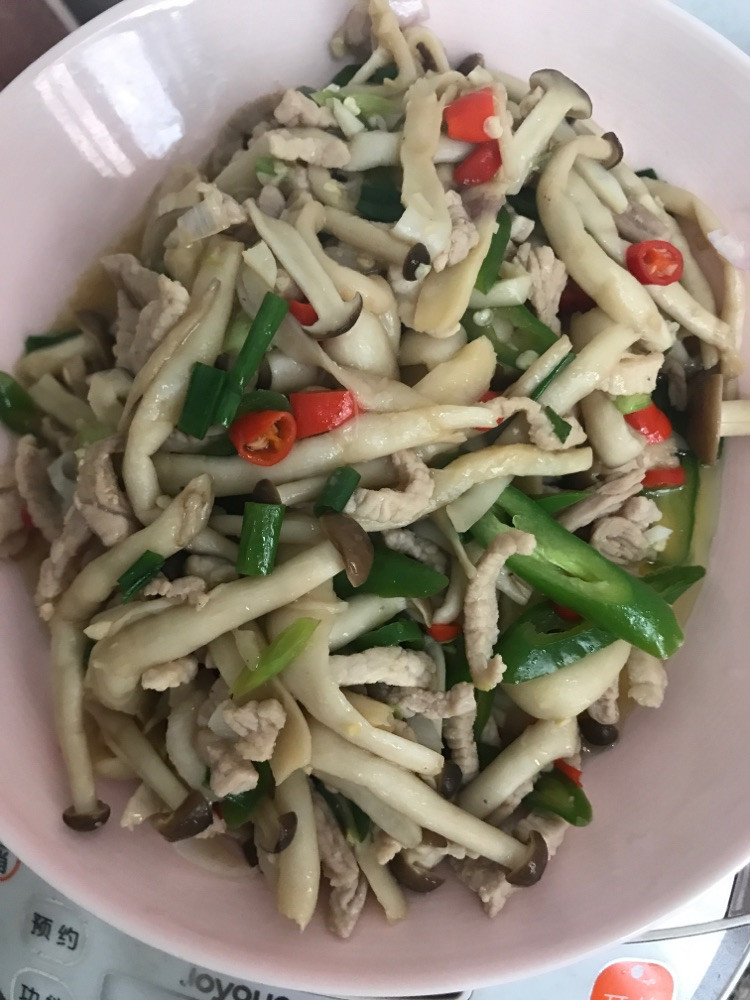 蟹味菇小炒肉的做法