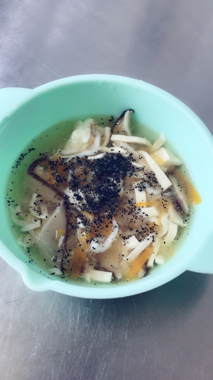 银鱼三丝汤的做法