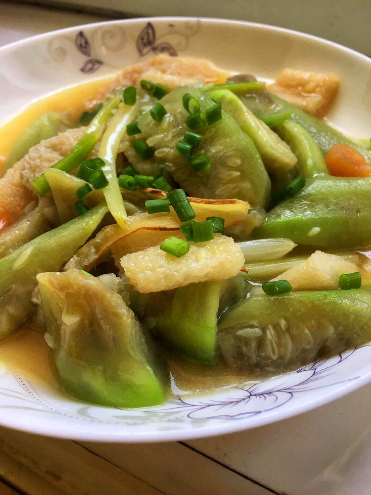丝瓜炒竹荪的做法
