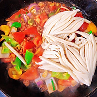 #东古525掌勺节#减脂轻食食谱-肉沫鲜蔬炒莜面鱼的做法图解7