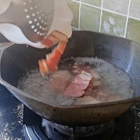 家常菜，蒜苔炒腊肉的做法图解3