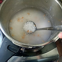 干虾瑶柱粥的做法图解4