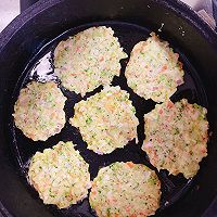 土豆鸡蛋时蔬饼的做法图解6