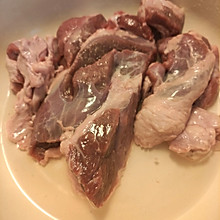 简单美味的清炖羊肉（铸铁锅版）