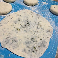 蒲公英猪肉陷麦饼的做法图解3