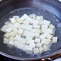 #合理膳食 营养健康进家庭#啤酒酱焖鲶鱼豆腐的做法图解3