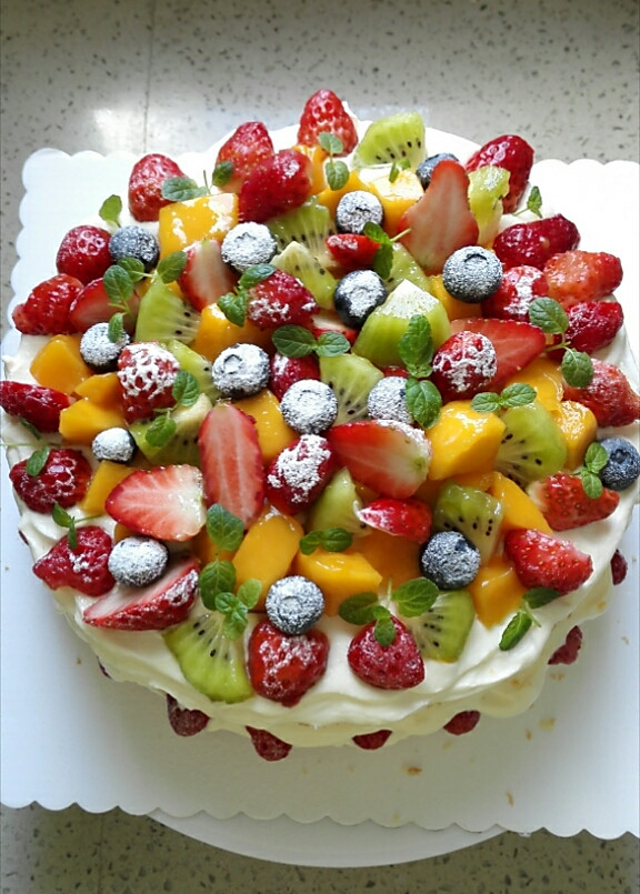 蛋糕装饰简单水果摆法图片