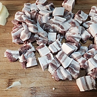 东北家常红烧肉的做法图解1