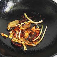 香辣红烧牛肉面#福临门好面不止用芯造#的做法图解6