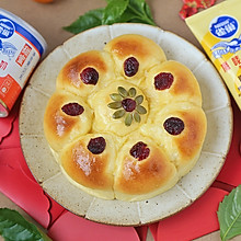 #新年好食，只炼好事#花开富贵的新年面包｜炼奶蔓越莓芝士面包