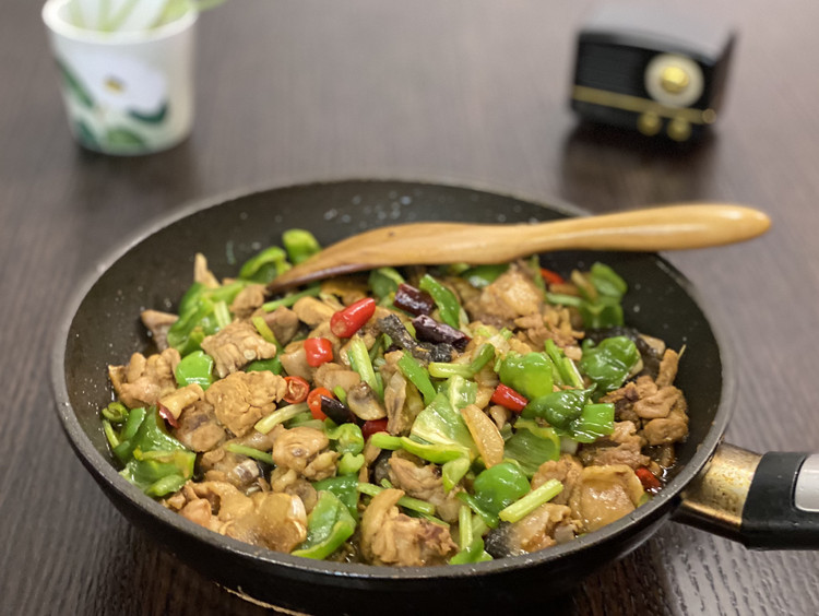 生炒青椒童子鸡（辣子鸡、青椒炒鸡）的做法