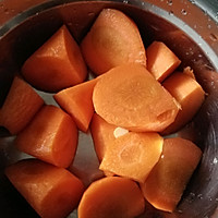 排骨玉米胡萝卜汤的做法图解1