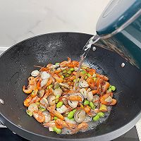 草菇毛豆炒河虾的做法图解10