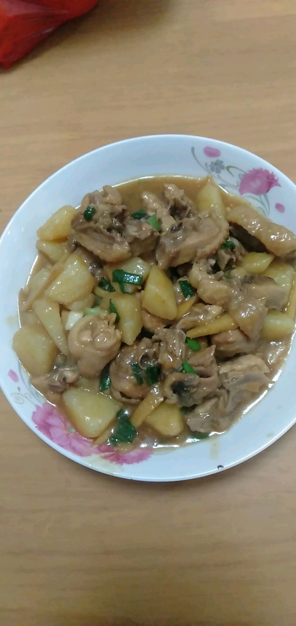 土豆闷鸡