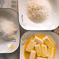 金银双奶：面包糠炸牛奶+椰蓉裹牛奶的做法图解9