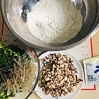 素菜鸡蛋包子的做法图解1
