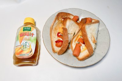 烤肠芝士吐司卷