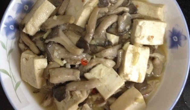 豆腐烩蘑菇的做法