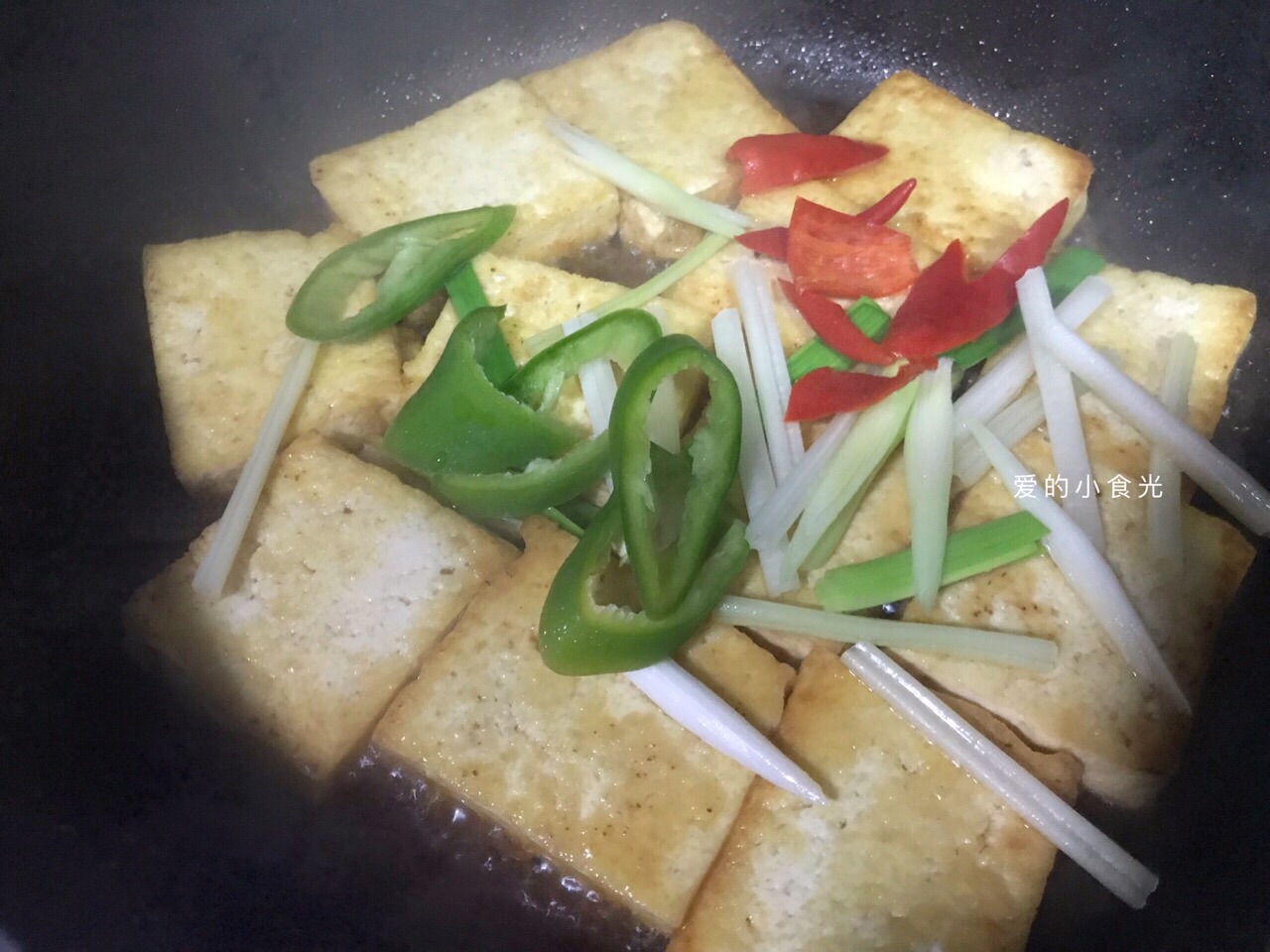 虎皮青椒的正宗做法，原来秘诀这么简单，好吃不油腻，比吃肉还香_哔哩哔哩 (゜-゜)つロ 干杯~-bilibili
